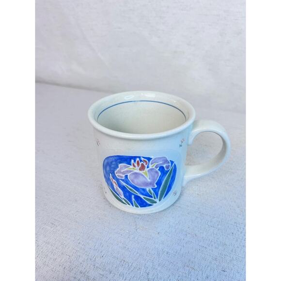 Hand-Painted Iris‎ Mug | Studio Pottery Coffee Cup | Floral Ceramic Drinkware - Picture 5 of 8